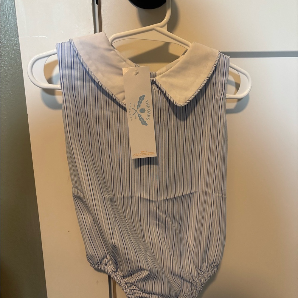 Blue and white bubble